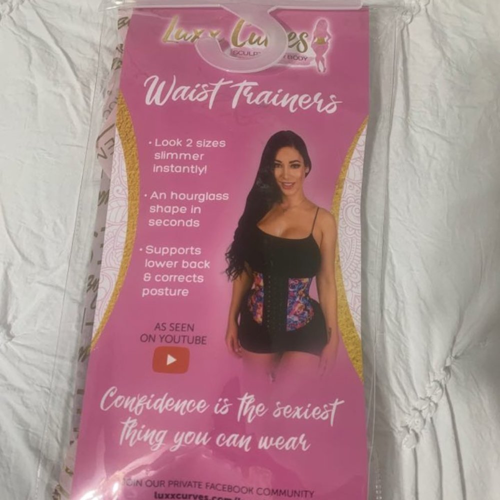 NEW Luxx Curves Waist Trainers Small (Runs more like a XS, XXS)